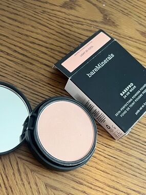 bareMinerals BarePro Pressed Setting Powder Foundation— Light 20 Cool